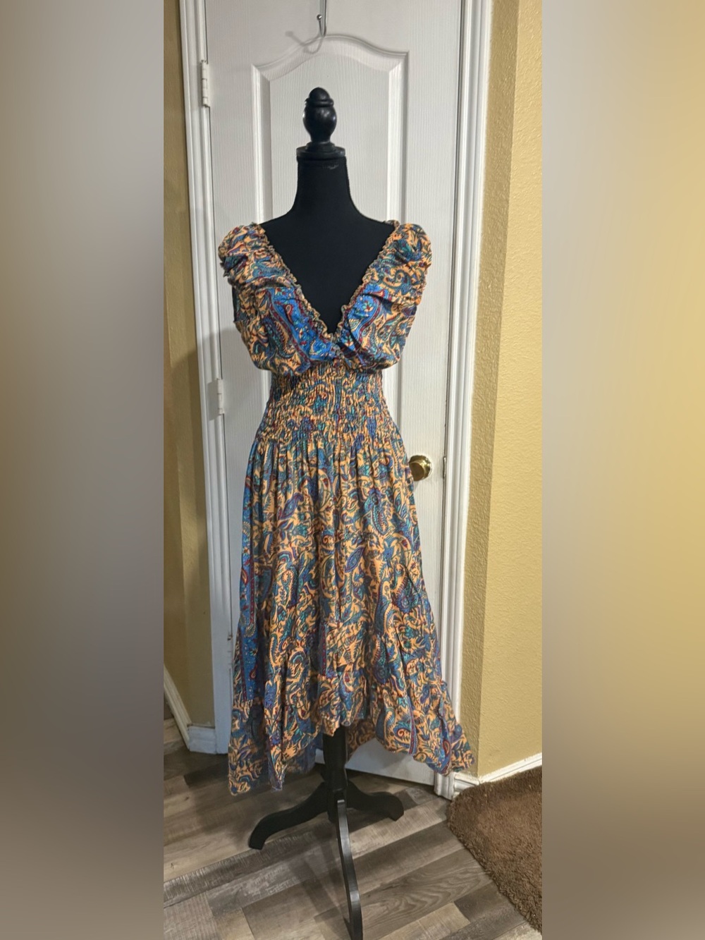 Smocked Waist V-Neck Paisley Midi Dress in Mustard Yellow and Blue